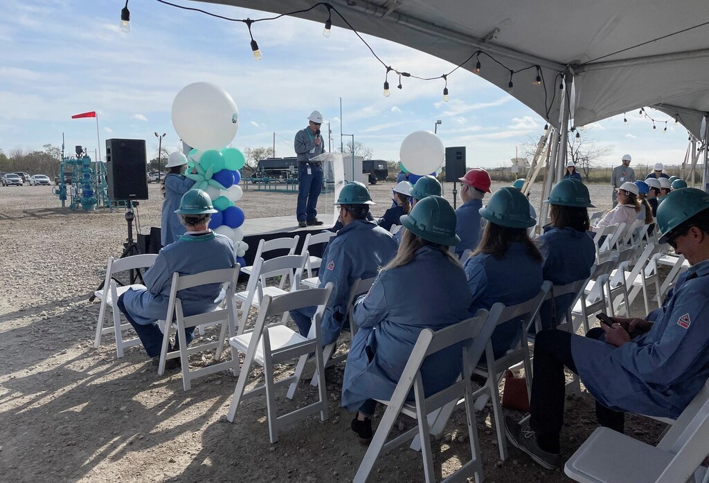 El consejero delegado de BKV Corp, Chris Kalnin, se dirige a los empleados durante la inauguración de su proyecto comercial de captura y secuestro de carbono, en Bridgeport, Texas, EE.UU., el 7 de diciembre de 2023. REUTERS/Arathy Somasekhar