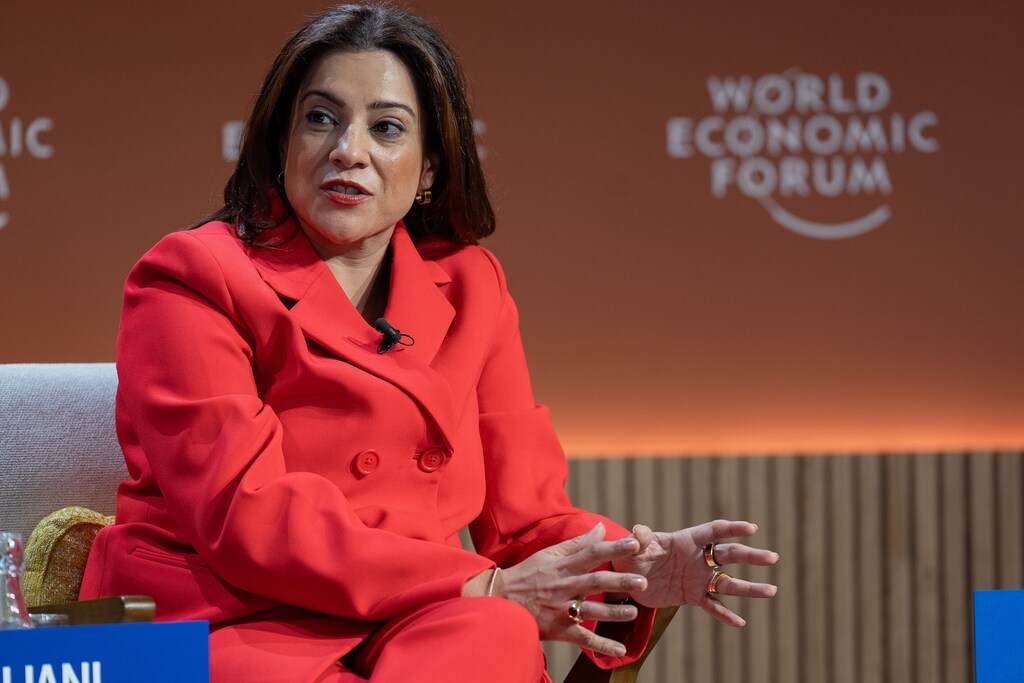 Reshma Saujani, fundadora y CEO de Moms First, habla durante una sesión de la Reunión Anual del Foro Económico Mundial 2024 en Davos. Copyright: World Economic Forum/Jakob Polacsek