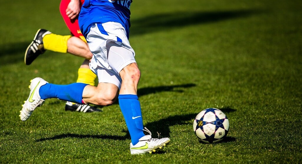 image of footballers