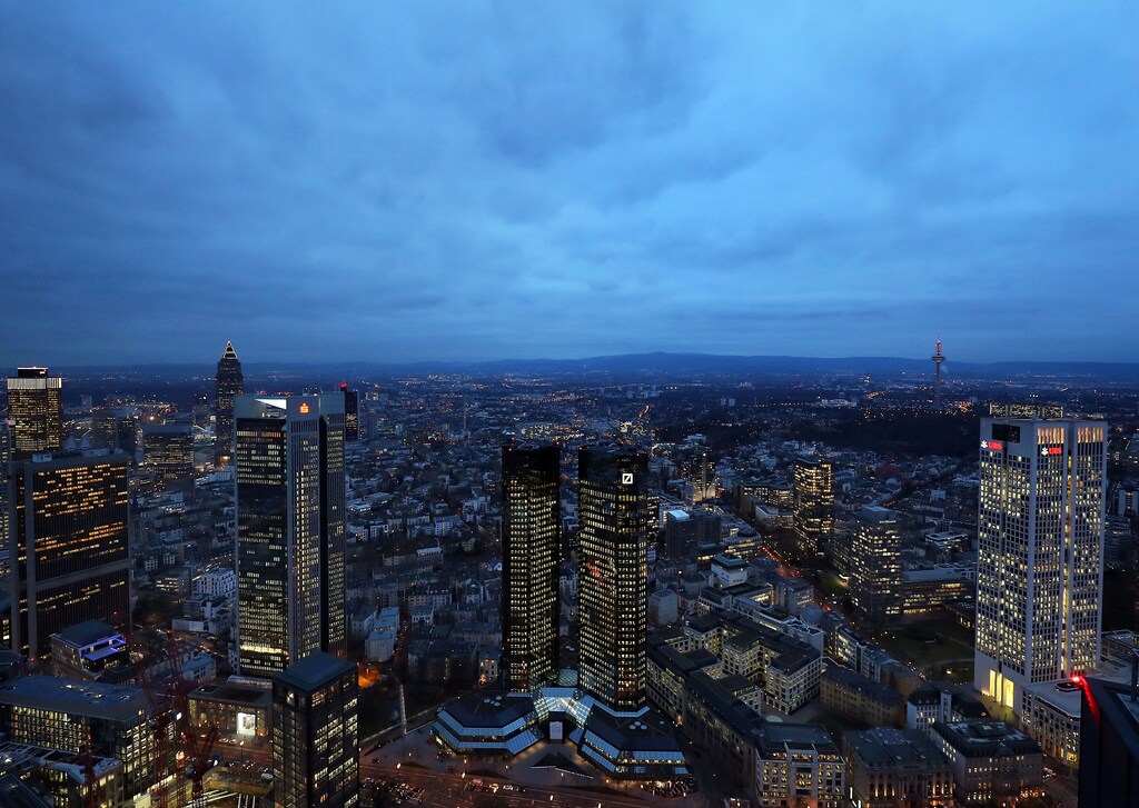 FILE PHOTO: The headquarters of Germany's Deutsche Bank are seen in Frankfurt, Germany, January 31, 2017. REUTERS/Kai Pfaffenbach/File Photo - RTS1240I
