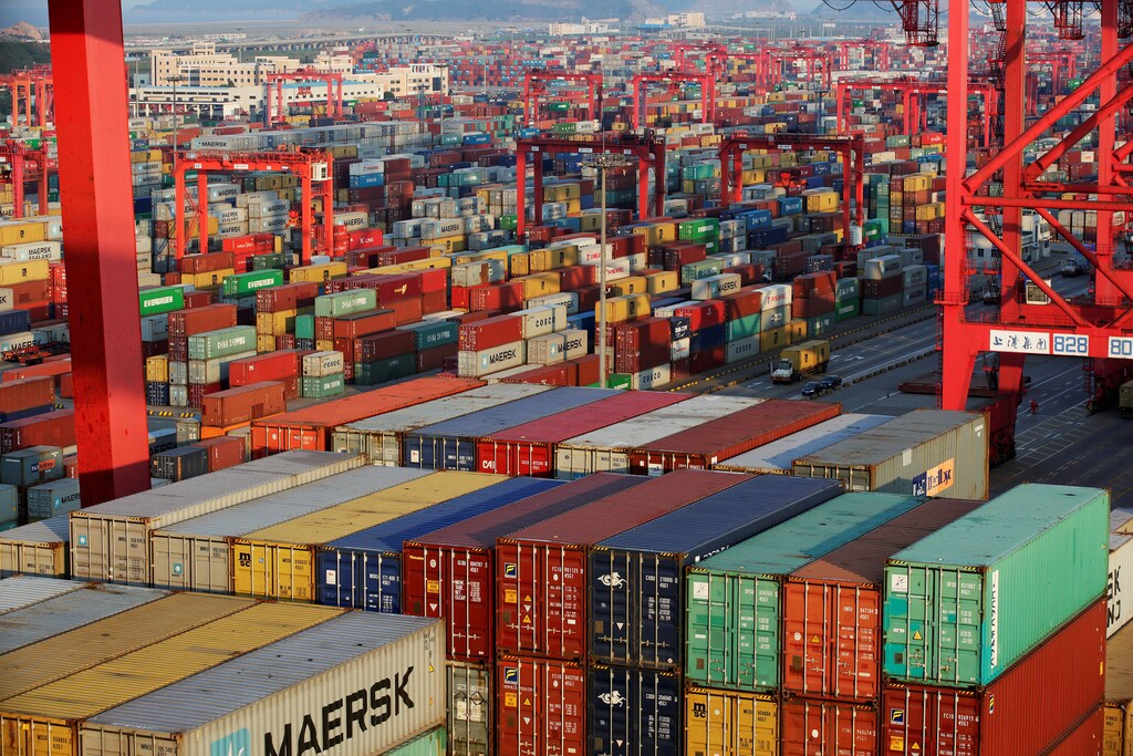 Container boxes are seen at the Yangshan Deep Water Port, part of the Shanghai Free Trade Zone, in Shanghai, China September 24, 2016. Picture taken September 24, 2016. REUTERS/Aly Song/File Photo - S1BEUGQTYXAC