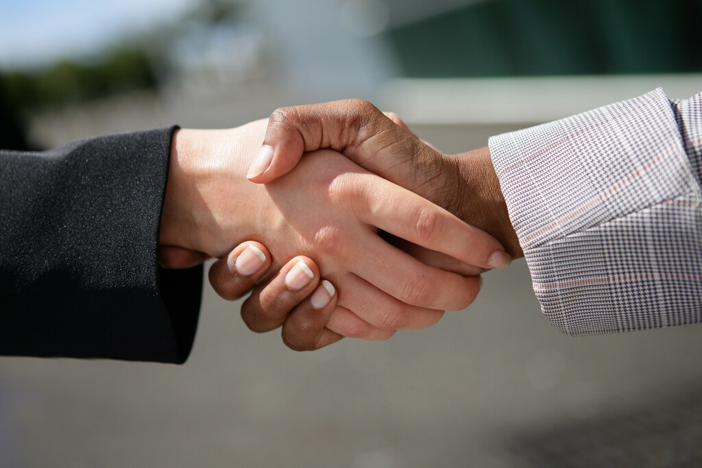 Handshake; ASEAN, political leadership, transition.