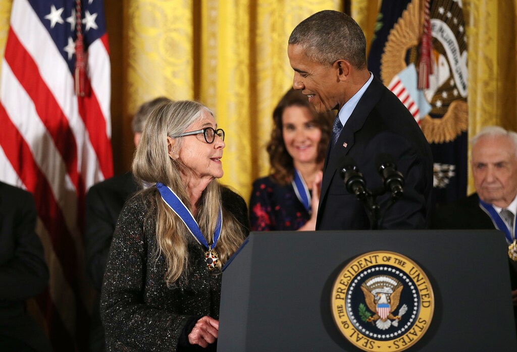 Computer scientist Margaret Hamilton (L) receives the Presidential Medal of Freedom from U.S. President Barack Obama during a ceremony in the East Room of the White House in Washington, U.S., November 22, 2016. REUTERS/Carlos Barria - RTSSVE8