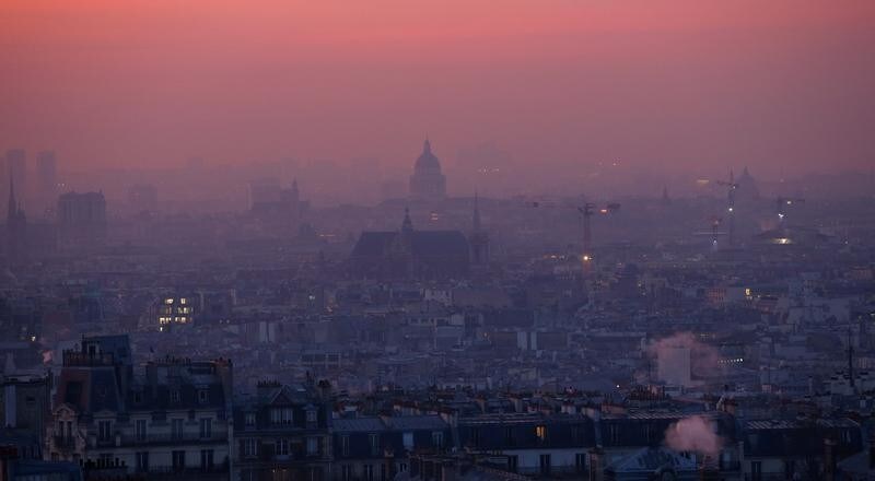 A small-particle haze hangs above the skyline in Paris, France, December 9, 2016 as the City of Light experienced the worst air pollution in a decade. REUTERS/Gonzalo Fuentes - RC1208353900