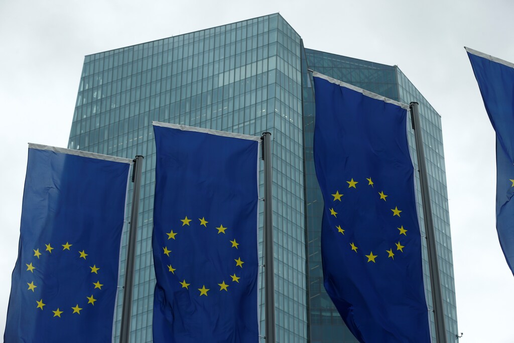 European Union flags flutter outside the European Central Bank (ECB) headquarters in Frankfurt, Germany December 14, 2017. REUTERS/Ralph Orlowski - RC1952CE6110