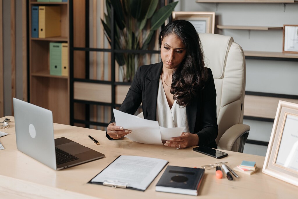 Female entrepreneurs received only 5.2% of the outstanding credit granted to enterprises by Indian public sector banks, according to the International Finance Corporation (IFC).