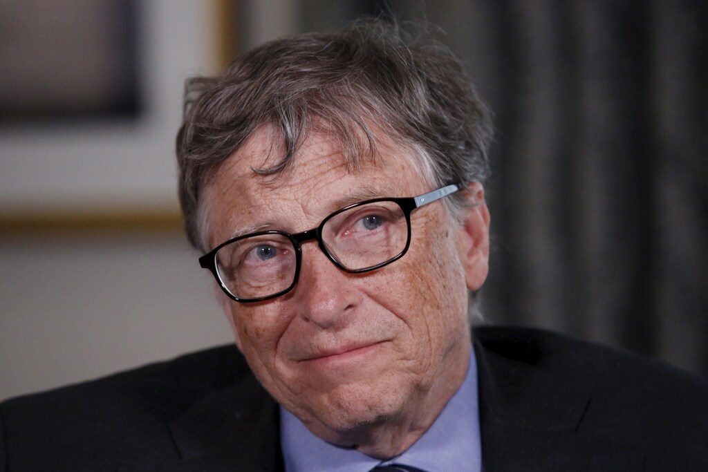 Microsoft co-founder Bill Gates listens to a question during an interview in New York February 22, 2016. The Bill and Melinda Gates Foundation has turned its attention to the Zika virus outbreak, and its founders said the response to the crisis, which may be linked to devastating birth defects in South America, has been better than for the 2014 Ebola outbreak in Africa.REUTERS/Shannon Stapleton - GF10000319262