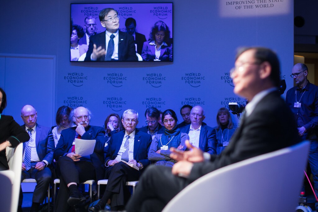 Participants during the session: Global Science Outlook, at the Annual Meeting 2017 of the World Economic Forum in Davos, January 20, 2017Copyright by World Economic Forum / Ciaran McCrickard