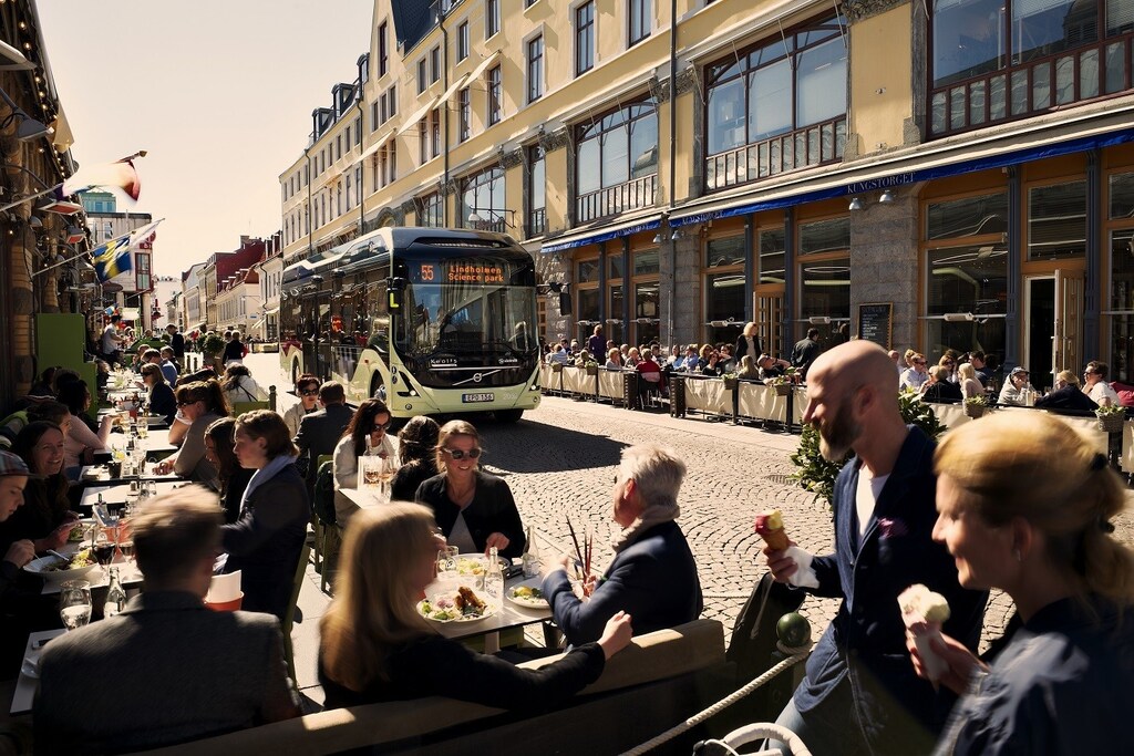 Electromobility in cities is essential for reducing carbon emissions.