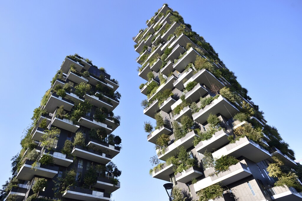The Bosco Verticale (vertical forest) towers are seen in Milan, August 29, 2015. Long the ugly sister to Florence, Venice and Rome, Italy's business capital Milan is enjoying a renaissance, its once drab skyline coming to life and a new creative vibrancy emerging. Picture taken August 29, 2015. To match Feature ITALY-MILAN/ REUTERS/Flavio Lo Scalzo - GF10000197657