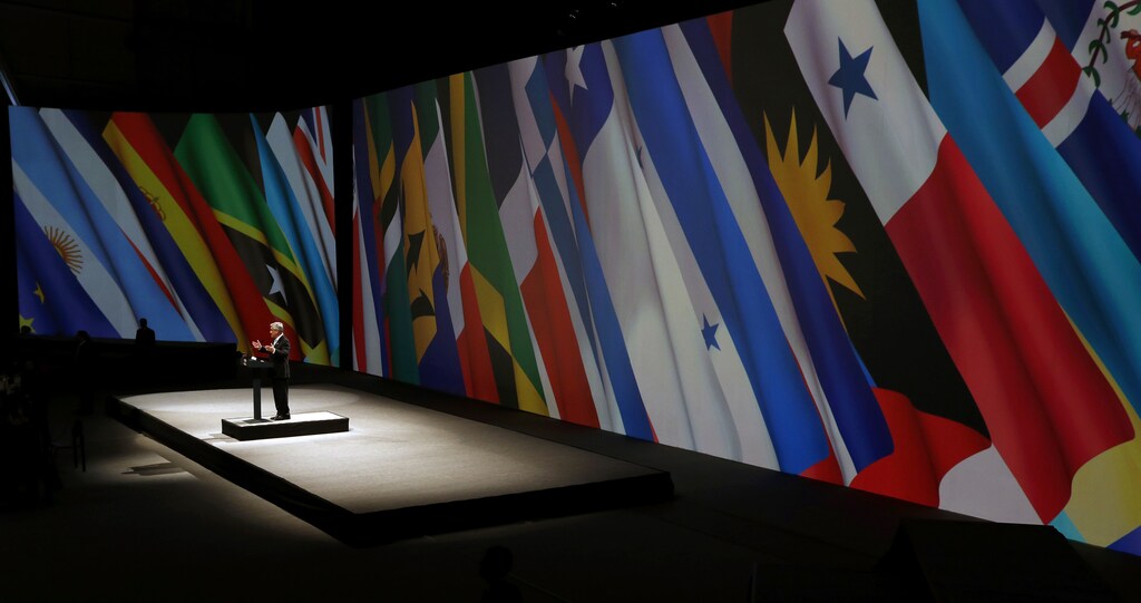 Chile's President Sebastian Pinera delivers a speech during the closing ceremony of the summit of the Community of Latin American, Caribbean States and European Union (CELAC-UE) in Santiago January 27, 2013. REUTERS/Victor R Caivano/Pool (CHILE - Tags: POLITICS BUSINESS) - RTR3D1S6