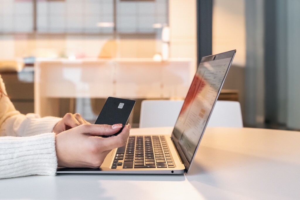 Gen Z has grown up in a digital world, but there's much about traditional banks they like.