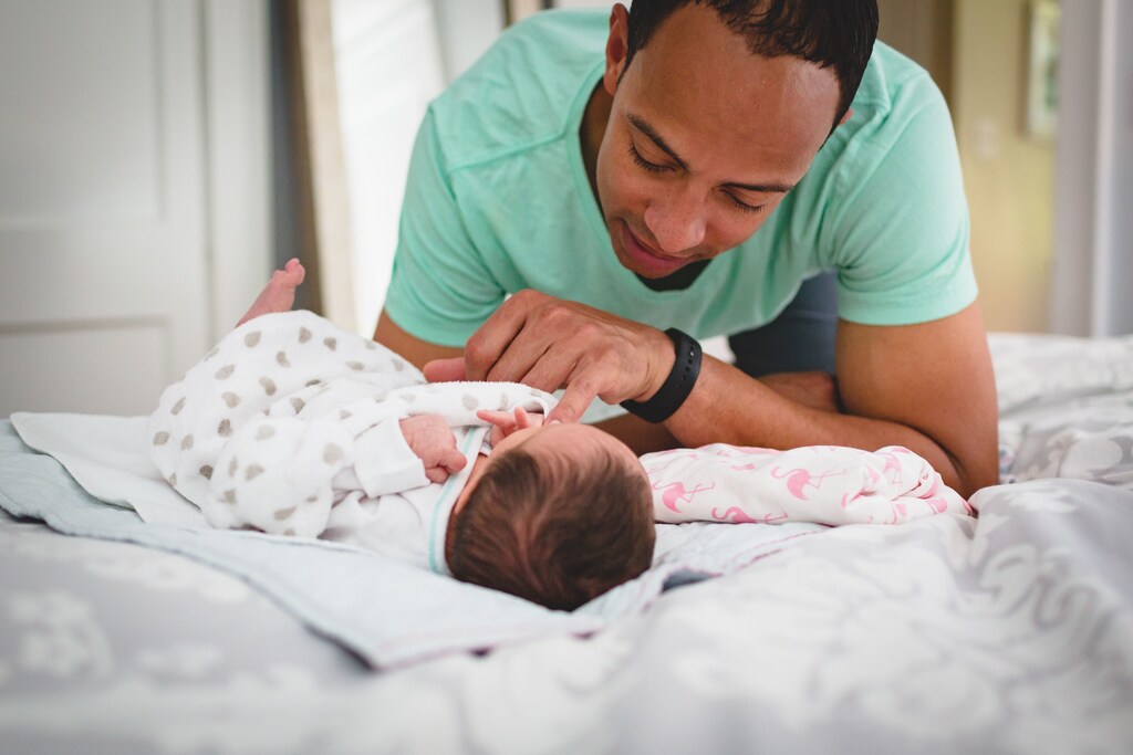 babies parenting language development growth toddler parents mum dad father mother mothers fathers children baby talk chat speech learning growth growing grow change vocabulary talking age head-start advantage benefit pitch tone question good parenting