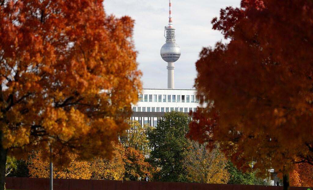 The television tower is seen through Autumn trees, in Berlin, Germany, October 27, 2020. REUTERS/Fabrizio Bensch - RC20RJ9VUOX9