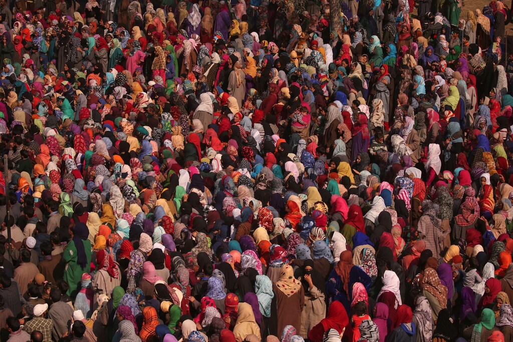 Women attend the funeral of Sahir Makroo, a suspected militant who according to local media was killed in a gunbattle with Indian security forces, in Arwani area of south Kashmirs Anantnag district, October 26, 2018. REUTERS/Danish Ismail - RC1BBAB8F020