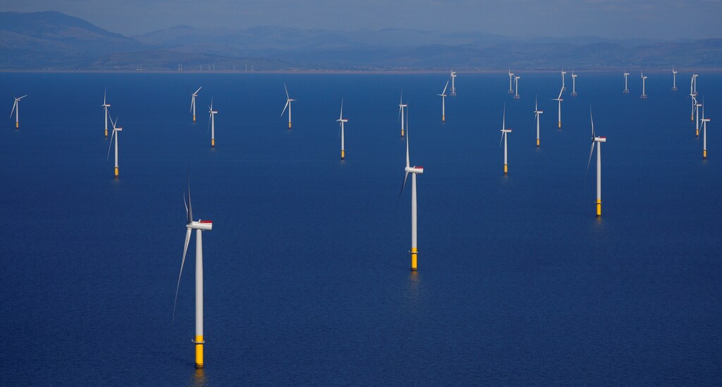 General view of the Walney Extension offshore wind farm operated by Orsted off the coast of Blackpool, Britain September 5, 2018. REUTERS/Phil Noble - RC11B7D75B00