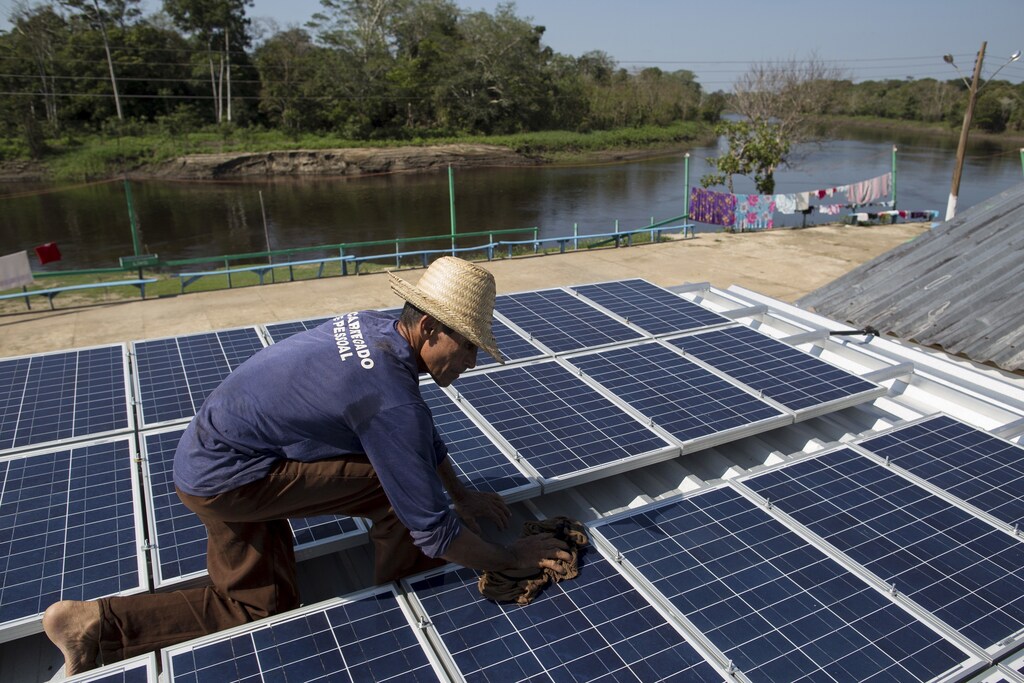 The growth of hybridized power generation in the Brazilian Amazon offers small investment opportunities.
