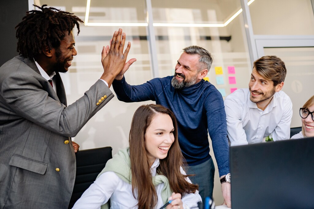 Just 30% of workers surveyed by Gallup say they have recently 'received recognition or praise for doing good work'.