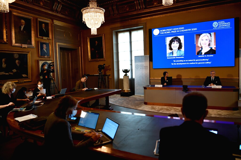 French microbiologist nobel prize winners chemistry genetic scissors Emmanuelle Charpentier Jennifer Doudna