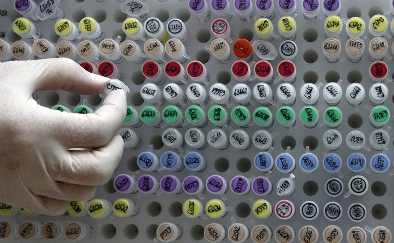 Human genetic material is stored at a laboratory in Munich May 23, 2011. On May 25, 2011 the ethic commission of the German lower house of parliament (Bundestag) will discuss about alternative proposals for a new law on the use of preimplantation genetic diagnosis (PGD). Preimplantation genetic diagnosis (Praeimplantationsdiagnostik) is a technique used to identify genetic defects in embryos created through in vitro fertilization (IVF) before pregnancy, which is banned by German legislation. REUTERS/Michael Dalder (GERMANY - Tags: POLITICS HEALTH SOCIETY SCI TECH) - RTR2MSAV