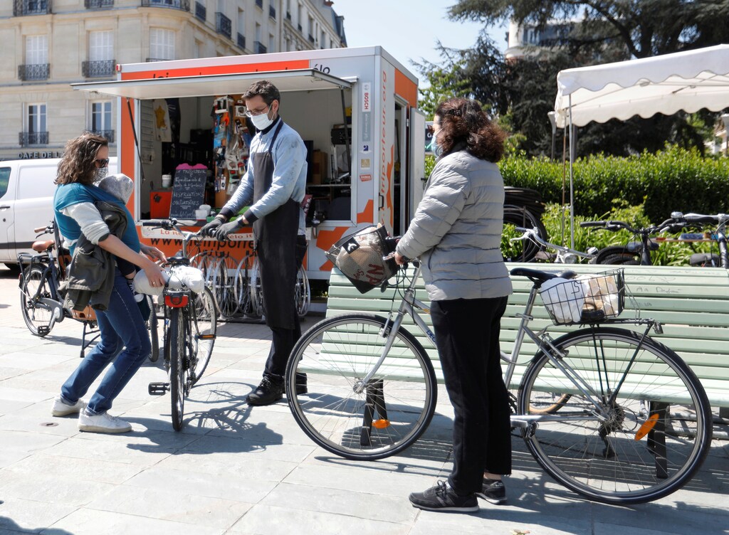 París está animando a sus ciudadanos a que vayan más en bicicleta.