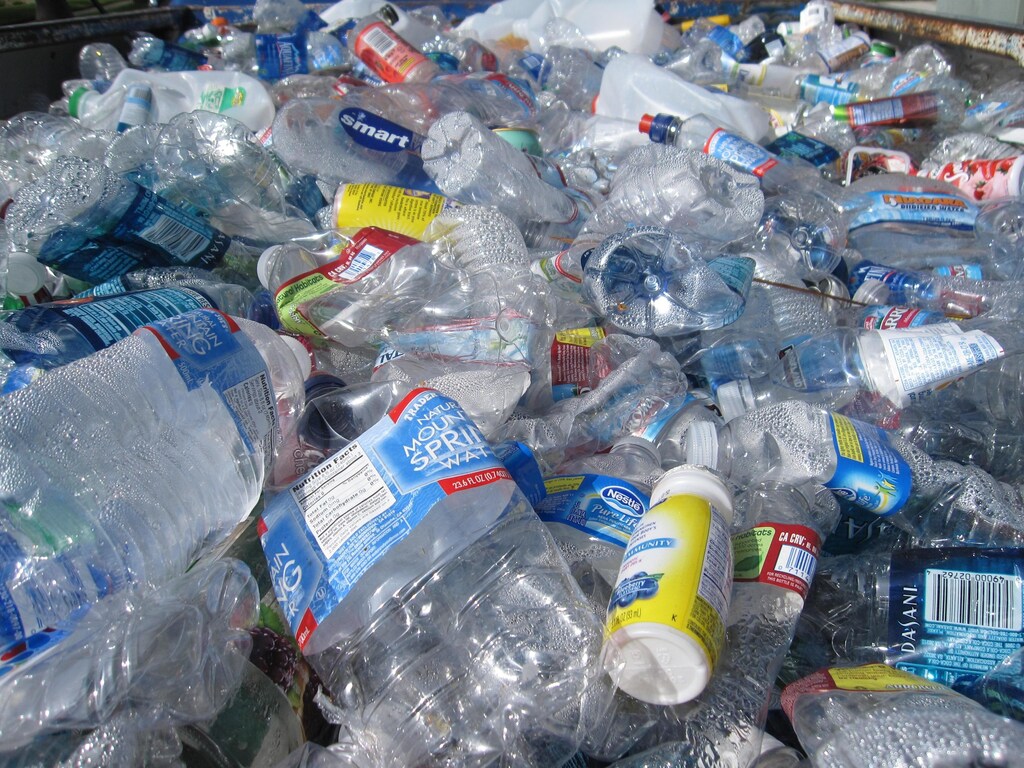 Just 9% of global plastics waste is recycled.