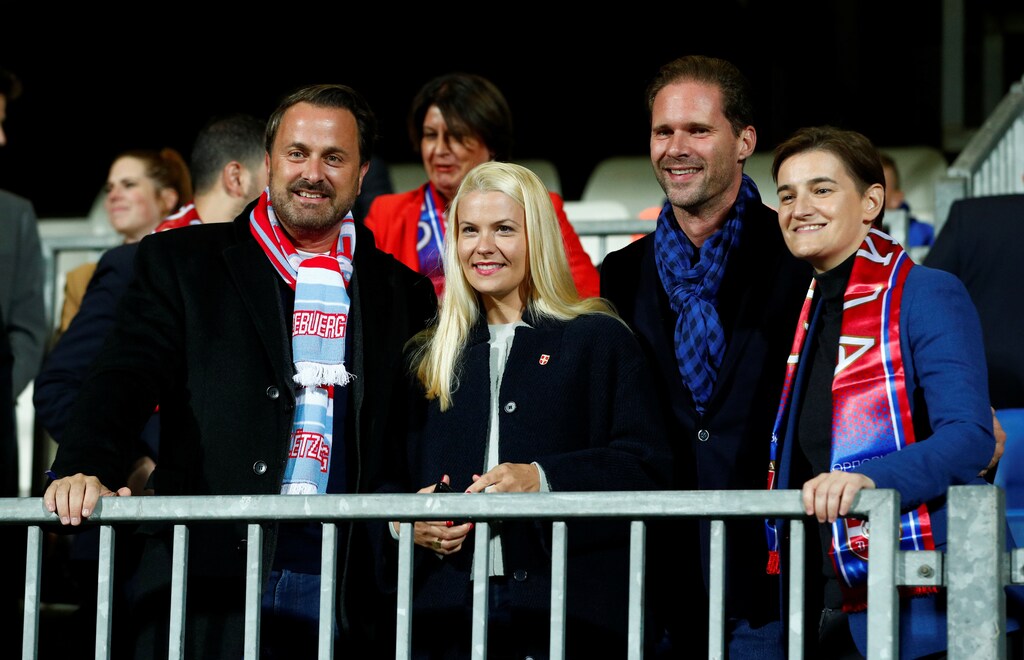 Soccer Football - Euro 2020 Qualifier - Group B - Luxembourg v Serbia - Stade Josy Barthel, Luxembourg City, Luxembourg - September 10, 2019 The Prime Minister of Luxembourg Xavier Bettel and the Prime Minister of Serbia Ana Brnabic inside the stadium before the match REUTERS/Francois Lenoir - RC117B3BCA60