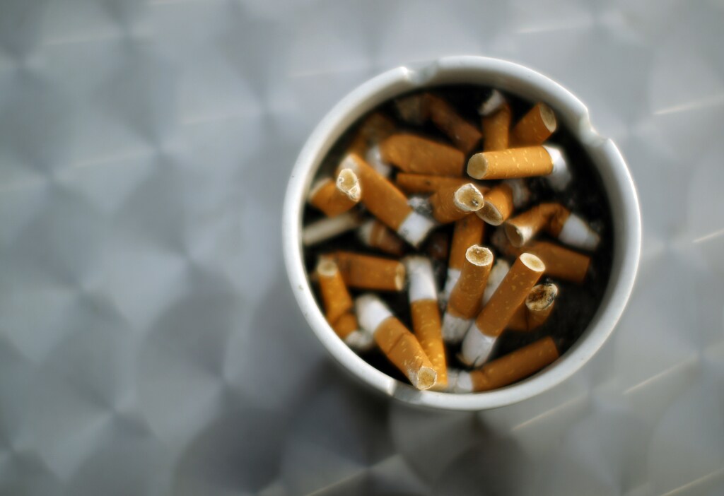 An ash tray with cigarette butts is pictured in Hinzenbach, in the Austrian province of Upper Austria, February 5, 2012. REUTERS/Lisi Niesner (AUSTRIA - Tags: ENVIRONMENT) - RTR2XCYN