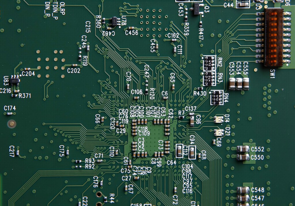 The close-up of a circuit board is shown at the manufacturing facility of VAS, an electronic manufacturer in San Diego, California April 14, 2009. REUTERS/Mike Blake (UNITED STATES SCI TECH) - GM1E54F0PJ201