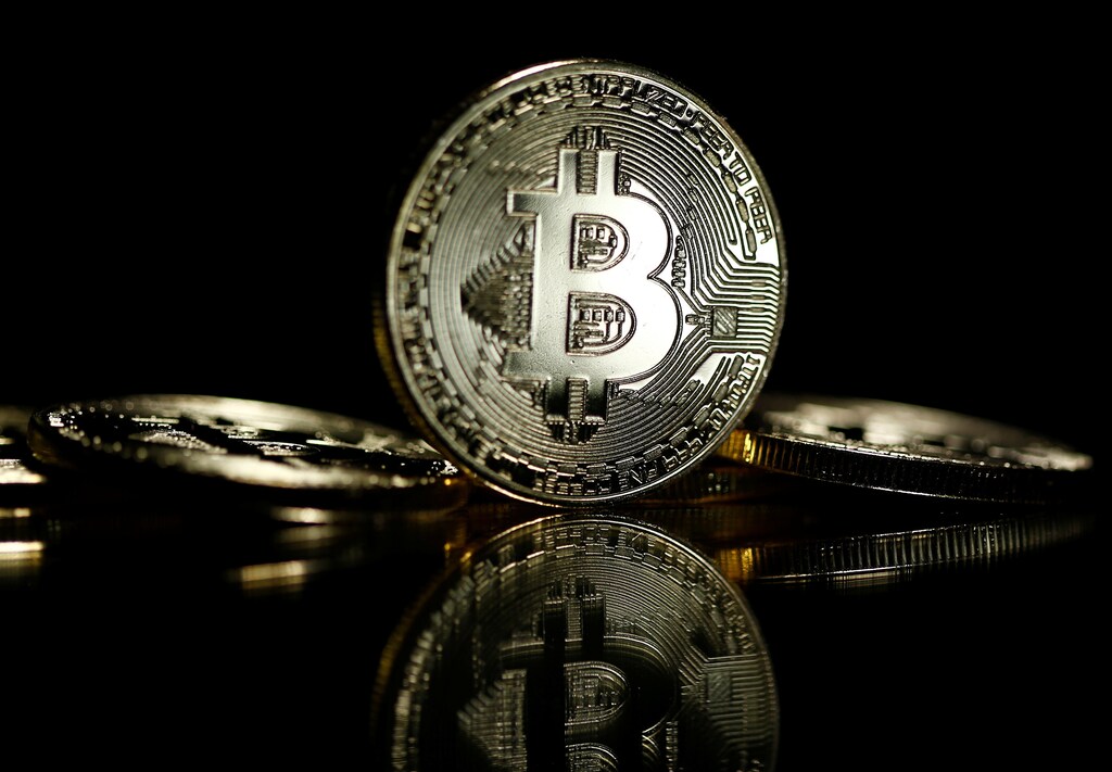 Bitcoins are seen in this illustration picture taken September 27, 2017. REUTERS/Dado Ruvic/Illustration - RC19EC5CA1C0