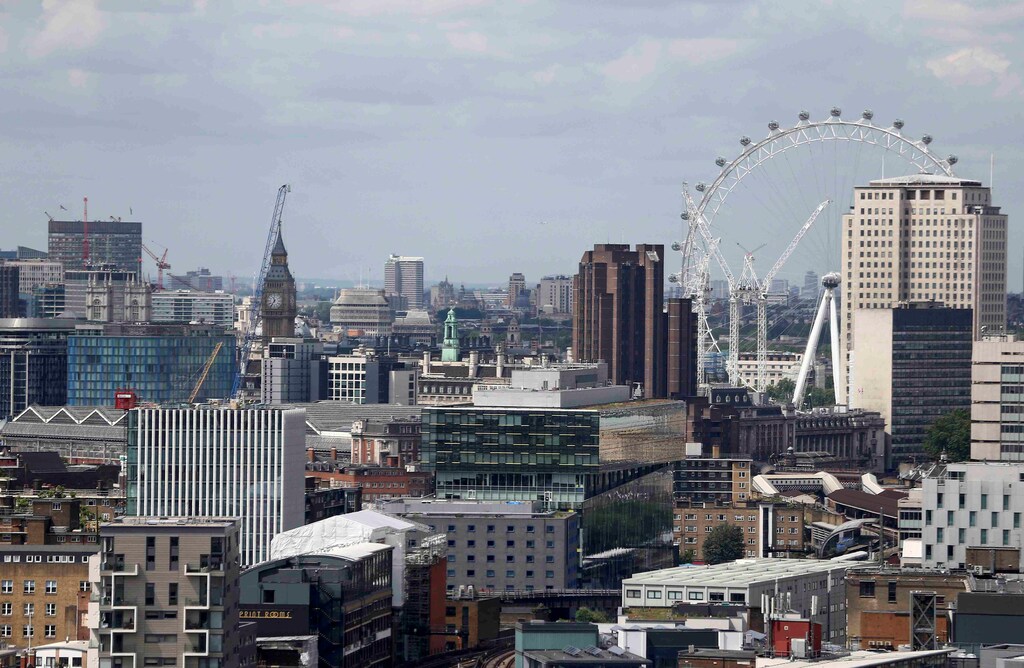 A general view shows the city of London, Britain June 28, 2016. REUTERS/Neil Hall/File Photo - RTX2M4AL