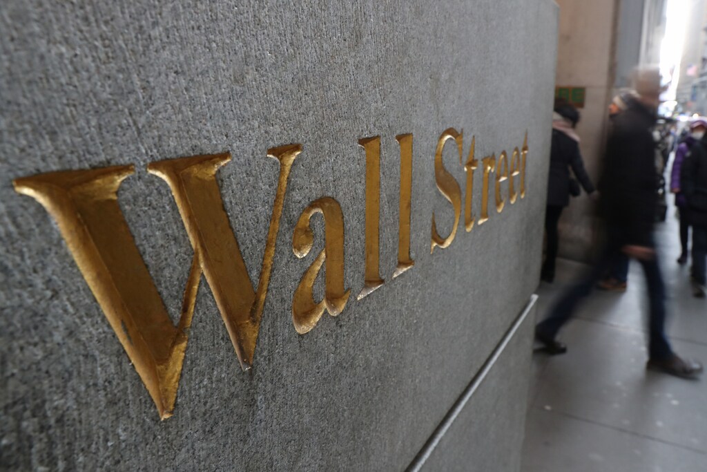 A street sign, Wall Street, is seen outside New York Stock Exchange (NYSE) in New York City, New York, U.S., January 3, 2019. REUTERS/Shannon Stapleton - RC1C326C6140