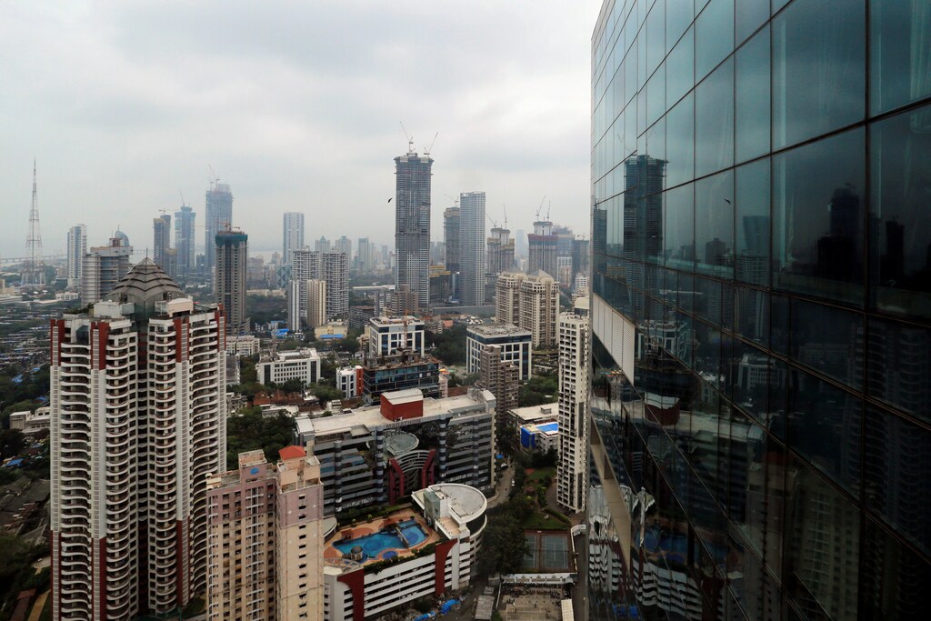 A general view of Mumbai's central financial district, India June 13, 2017. REUTERS/Danish Siddiqui - RTS16UL1