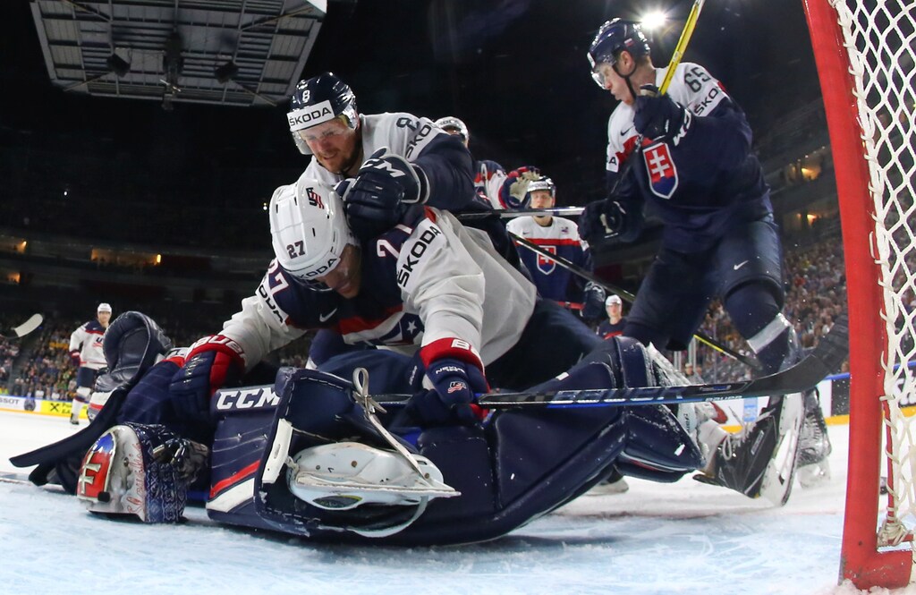 Ice Hockey - 2017 IIHF World Championship - Group A - Slovakia v USA - Cologne, Germany - 14/5/2017 - Players of Slovakia and the USA scuffle during their match. REUTERS/Martin Rose/Pool - RTX35TDB
