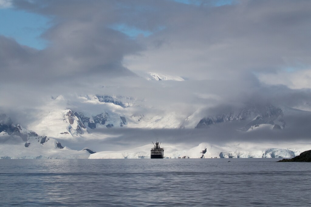 Antarctica Treaty System climate change Antarctic Peninsula ice melt sea level rise extreme weather greenhouse gases