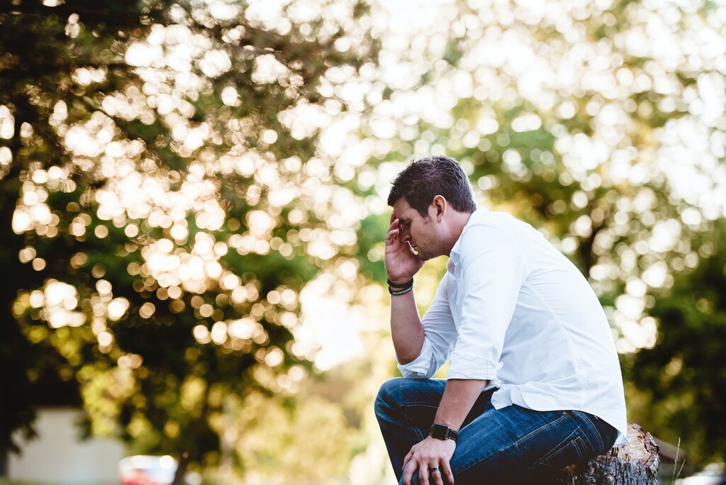 Microstresses are tiny stresses we encounter in routine, everyday interactions, such as being sent unclear emails.