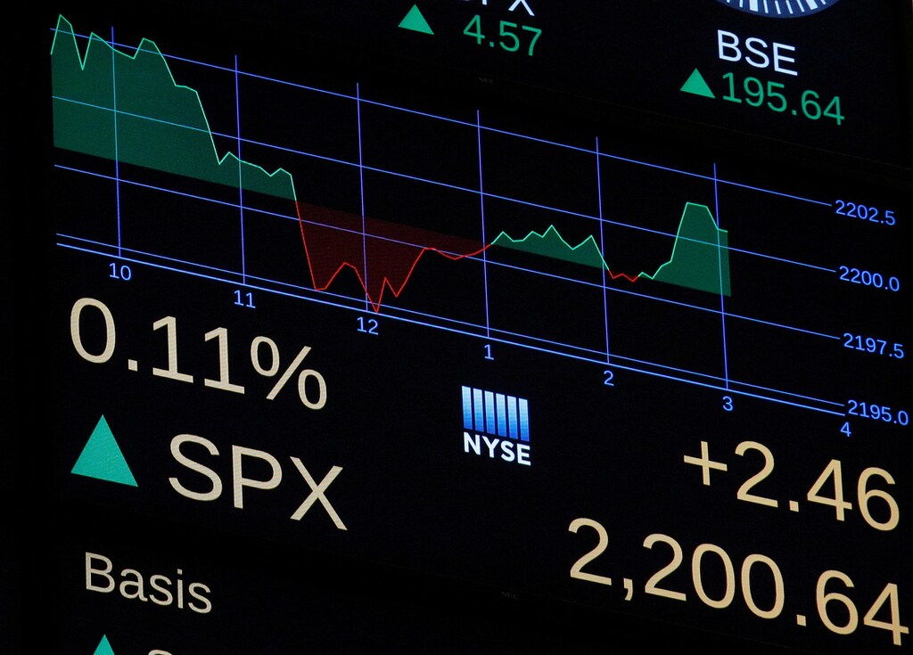 A screen shows the Standard and Poor's (S&P) Index before the close of trading on the floor of the New York Stock Exchange (NYSE) in New York City, U.S., November 22, 2016. REUTERS/Brendan McDermid - S1AEUOJODOAA