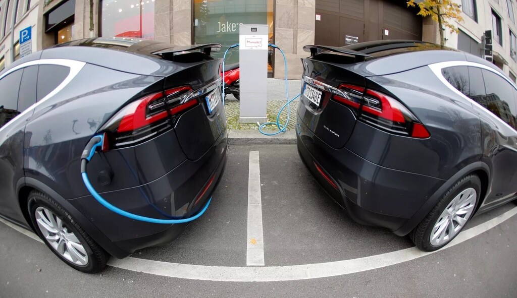 Los vehículos eléctricos podrían conducirnos a un futuro con bajas emisiones de carbono, si somos capaces de reciclar sus baterías.