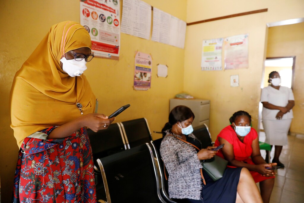 Members of the contact-tracing team are seen at the Primary Healthcare Centre, amid the spread of the coronavirus disease (COVID-19) in Lagos, Nigeria May 7, 2020. Picture taken May 7, 2020. REUTERS/Temilade Adelaja - RC2XSH9QVVAS
