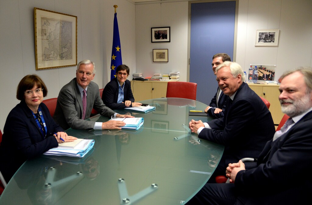 European Union's chief Brexit negotiator Michel Barnier and his delegation and Britain's Secretary of State for Exiting the European Union David Davis and his delegation attend a first full round of talks on Britain's divorce terms from the European Union, in Brussels, Belgium, July 17, 2017. REUTERS/Thierry Charlier/Pool - RTX3BR9G