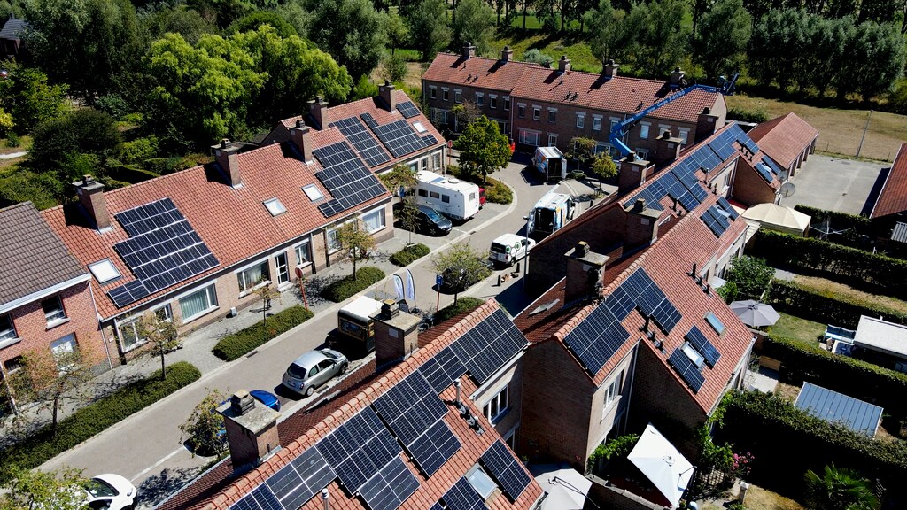 Social housing, Belgium, solar panels, energy poverty, ASTER/EnergyVision.