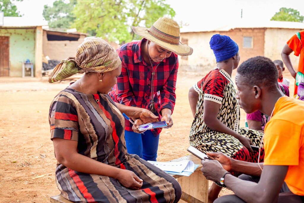 Sommalife transforms Ghana's shea value chain by supporting over 90,000 women farmers in the social and solidarity economy.