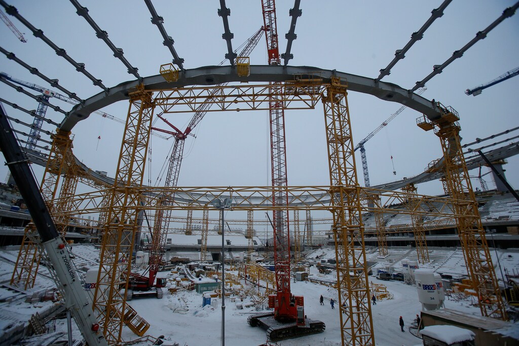 A general view shows the Yekaterinburg Arena stadium under construction, that will host 2018 FIFA World Cup matches, in Yekaterinburg, Russia, December 9, 2016. REUTERS/Maxim Shemetov - RTSVEDO
