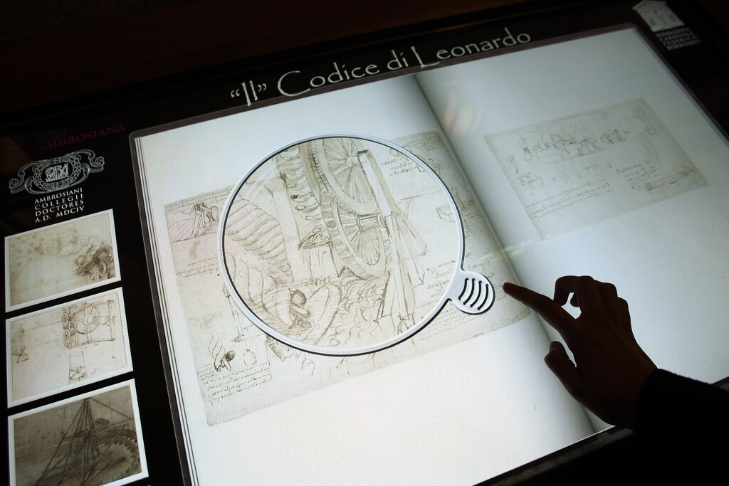 An electronic "book" at the Biblioteca Ambrosiana library shows the Atlantic Code drawn by Leonardo Da Vinci, in downtown Milan March 23, 2009. Experts have begun unbinding Leonardo Da Vinci's 12-volume Atlantic Code, a move they say will help preserve the Italian master's largest collection of drawings and writings and allow some pages to go on display. REUTERS/Alessandro Garofalo (ITALY SCI TECH) - GM1E53N1UKD01