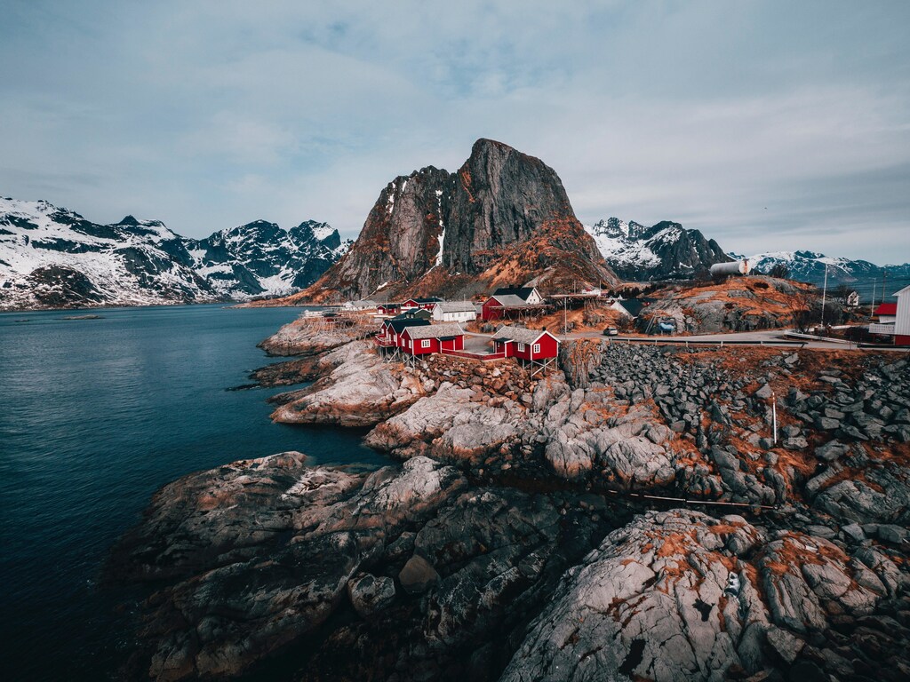 A picture of a remote town in Norway among the fjords