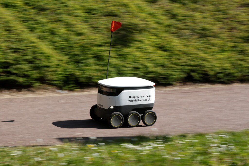 A delivery robot from the company ''Starship'' is seen, as the spread of the coronavirus disease (COVID-19) continues, in Milton Keynes, Britain, April 21, 2020. REUTERS/Andrew Boyers - RC229G9I2E2O