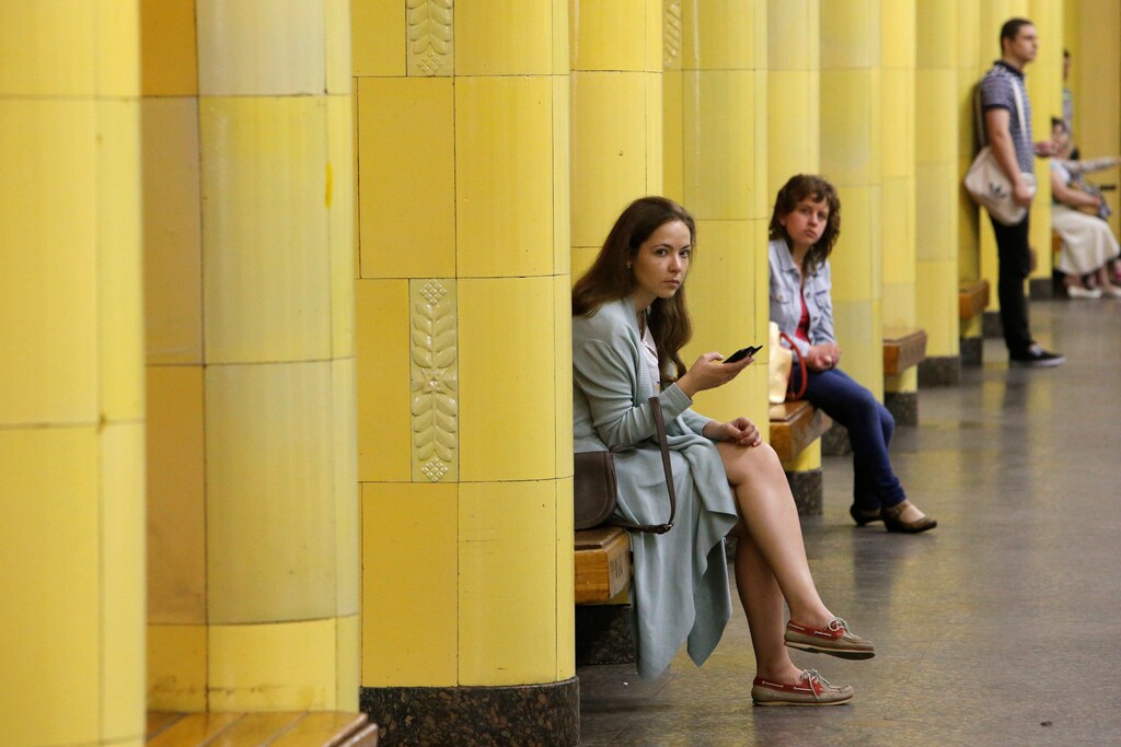 People gather at Rizhskaya metro station in Moscow, Russia, June 2, 2016. REUTERS/Sergei Karpukhin - RTSG6NL