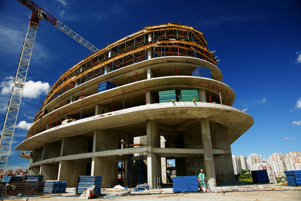 The city of Oakland in California established a deconstruction requirement that ensures that salvageable materials are identified and removed for reuse instead of being recycled or sent to landfill.