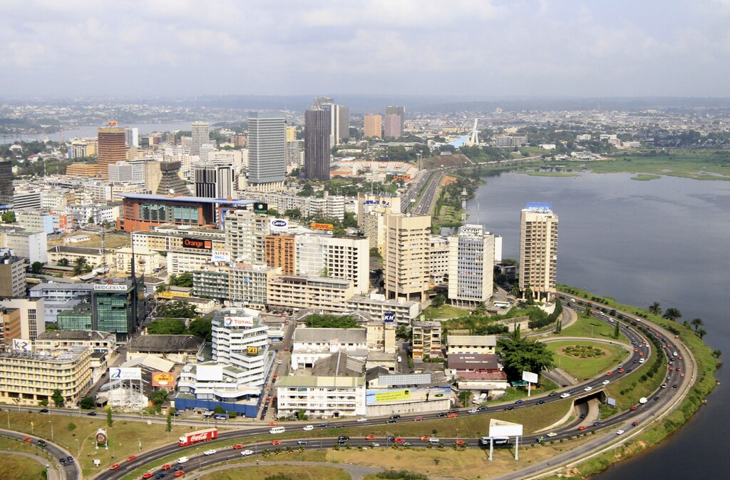 An aerial view from a U.N. helicopter shows Plateau, the business area in Abidjan December 27, 2010.
