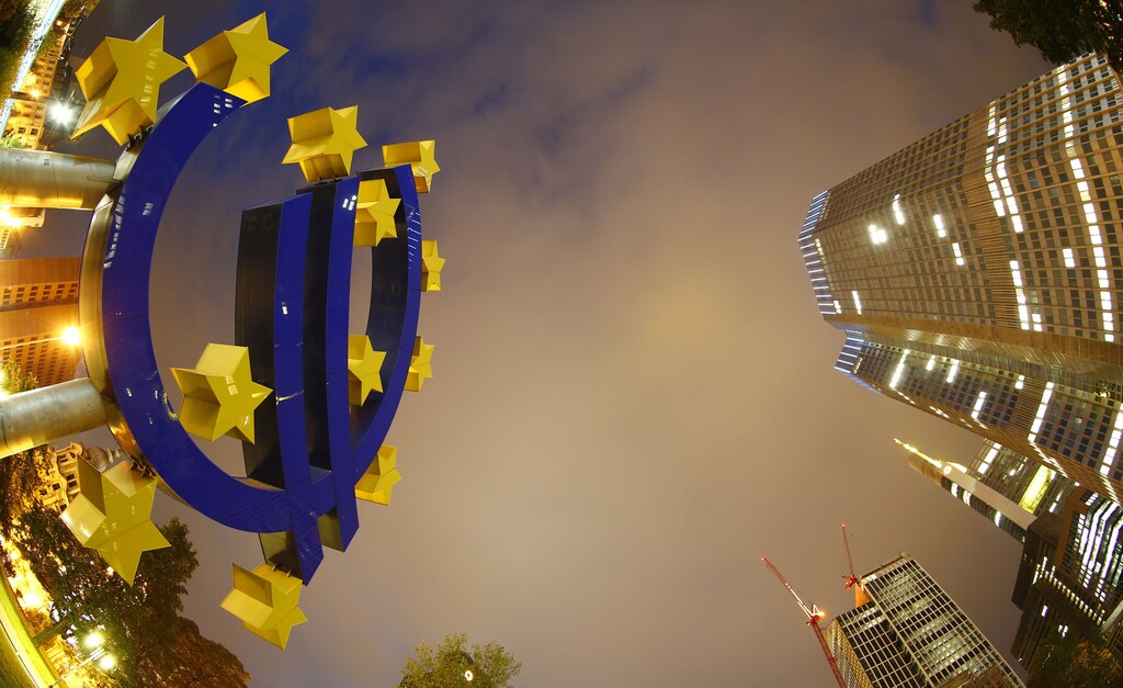 The euro sign landmark is seen at the headquarters (R) of the European Central Bank (ECB) in Frankfurt September 2, 2013. The ECB council will hold its monthly meeting on Thursday, September 5. REUTERS/Kai Pfaffenbach (GERMANY - Tags: BUSINESS TPX IMAGES OF THE DAY) - RTX1352Z